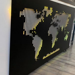 Art mural en métal, carte du monde au néon, enseigne LED carte du monde en métal multicolore ; Décoration murale carte du monde néon, 24 à 47 pouces globe suspendue au mur