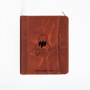 Portafolio grabado, regalo de graduación, regalo para él, regalo para ella, regalo de graduación de la facultad de derecho, portafolio de cuero grabado con cremallera