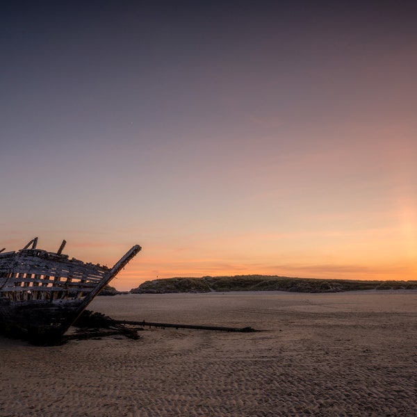 Bateau Bad Eddie - Bunbeg Donegal - Irlande - Wild Atlantic Way - Photographie de paysage au coucher du soleil