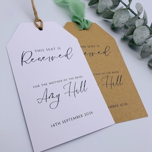 Etiqueta de boda con asiento reservado personalizado: Decoración rústica para ceremonias