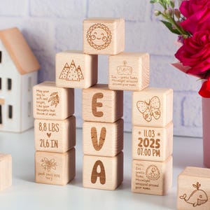 Bloques de madera grabados para bebé, cubos personalizados para anunciar el nacimiento, decoración personalizada para la habitación del recién nacido, bloques para hitos del bebé, regalo para el primer cumpleaños