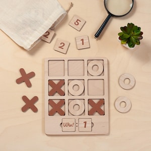 Tic Tac Toe, Wooden Board Game, Noughts and Crosses, Xs and Os Board Game, Family Game, Personalized Custom Text, Kids Party Game