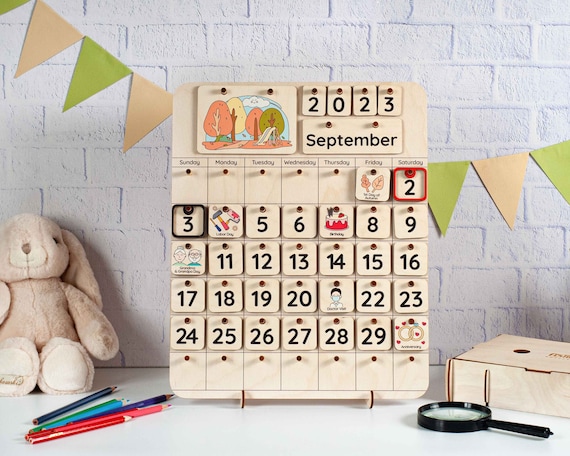 Regali per bambini, calendario Montessori, calendario dell'Avvento, calendario  per bambini, regali per bambini in età prescolare, calendario da tavolo,  arredamento dell'asilo nido, calendario in legno -  Italia