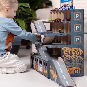 Wooden parking garage for boys, Toy car jump ramp, Personalized garage car ramp, Montessori toys, Cars storage, Christmas toddler boy gift