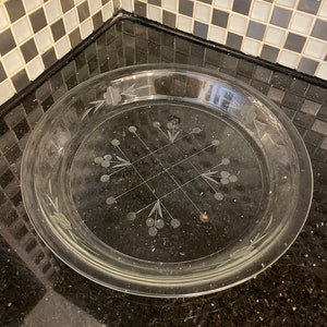 Vintage Pyrex 10” Pie Dish with Etched Glass (210 C-B)