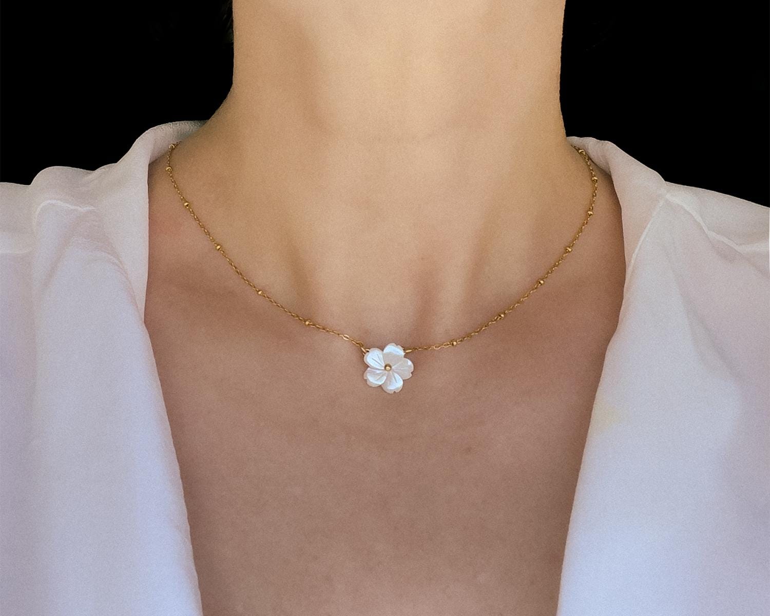 Flower Pearl Necklace, Plumeria Necklace, Cherry Blossom Petals, Shell Pearl, 18K Gold Plated, Dainty Pendant Choker, Perfect Gift for Her