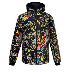 Puede incluir: Chaqueta con capucha negra con un diseño abstracto y colorido. El patrón presenta remolinos y formas amarillas, rojas, azules y verdes. La chaqueta tiene cierre de cremallera y forro interior azul oscuro. Ideal para actividades al aire libre.