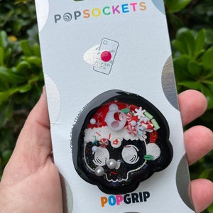 Christmas Skull Shaker PopSocket™, Skull Shaker PopGrip™, Christmas PopSocket, Christmas Shaker PopSocket, Skull Shaker Phone Grip, Gift