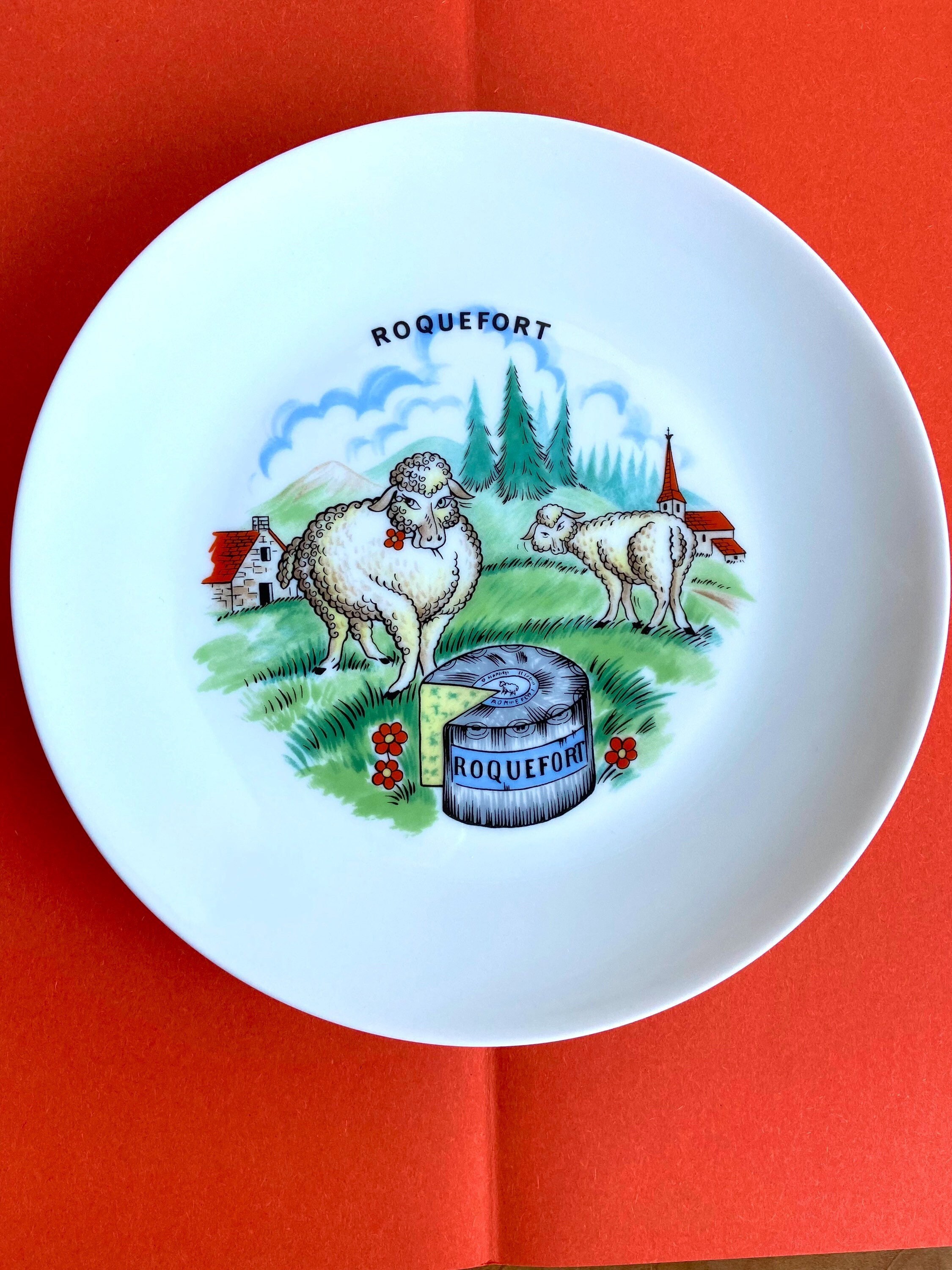 Assiette de Fromage Français Millésimé Roquefort. 21 cm Diamètre. Joli Plat Rond en Porcelaine.