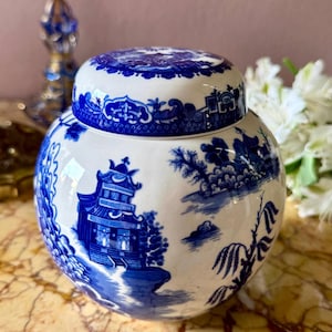Vintage Keramik Teedose in Blau und Weiß, BURGESS & LEIGH Ltd, Staffordshire, England. Blaue Weide Jinger Glas. Midcentury Chinoiserie.