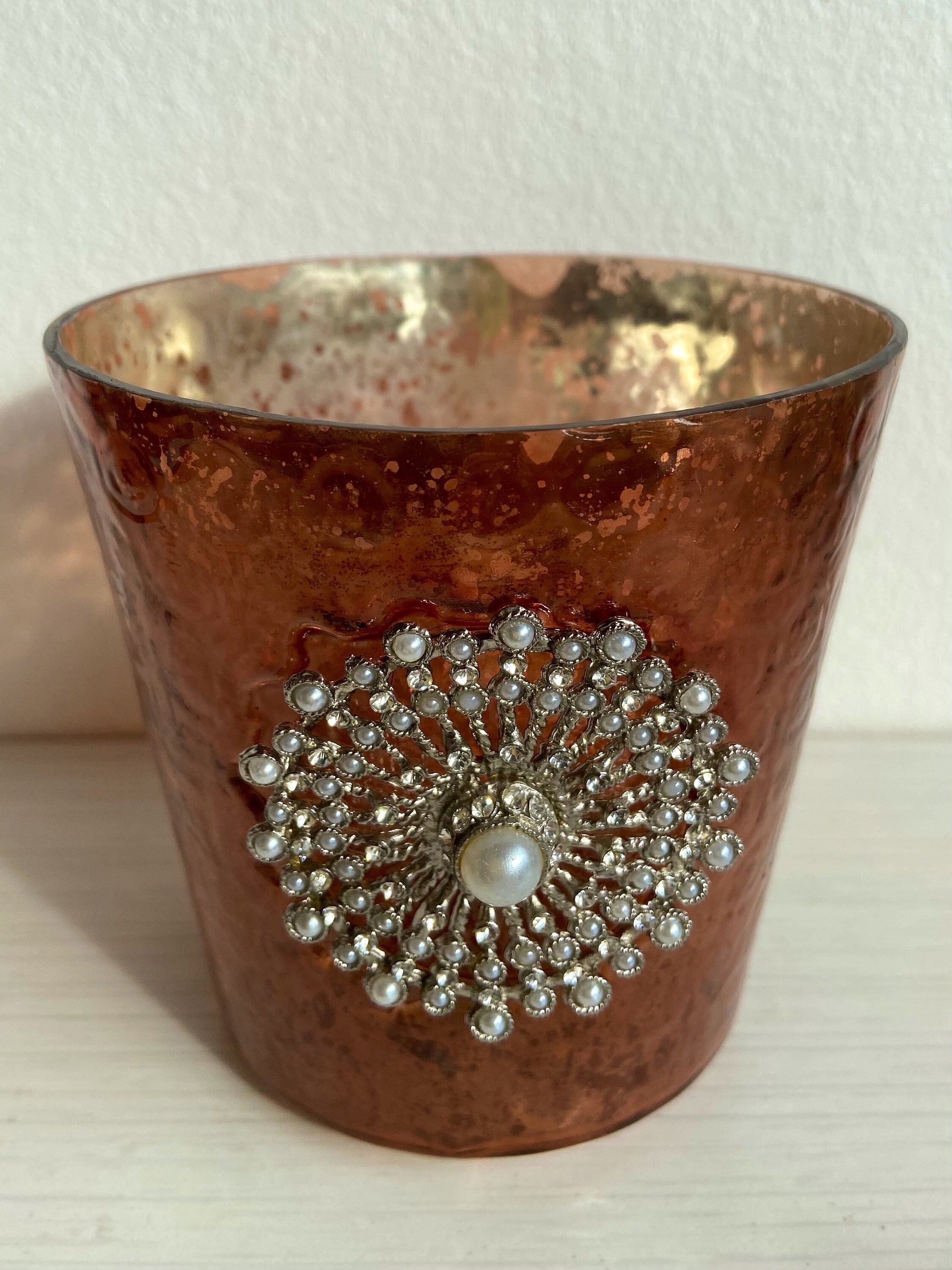 Vintage Copper Brown Glass Tea Light Holder avec Décor Rond de Perles Blanches. Shabby Chic Glittere