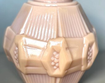 Sammler Vintage Französische Opalglas Vase. Art-Deco-Oktagon Form Dusty Pink Strukturierte Milchglaswaren.