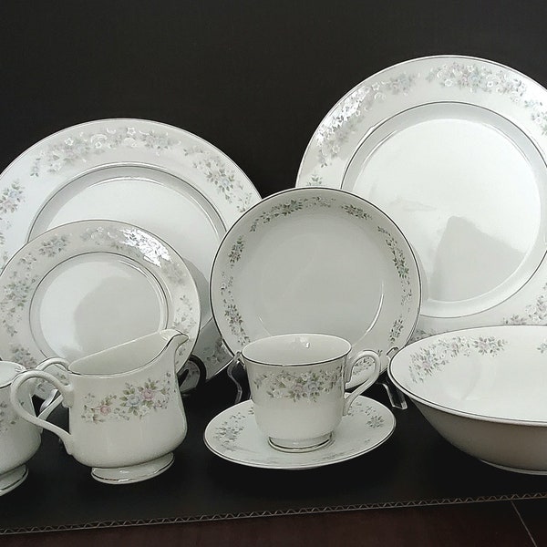 Carlion China, Corsage Pattern 481, Japan - Multiple pieces - Individually Inspected, Hand Washed, Beautiful! Message for accurate shipping.