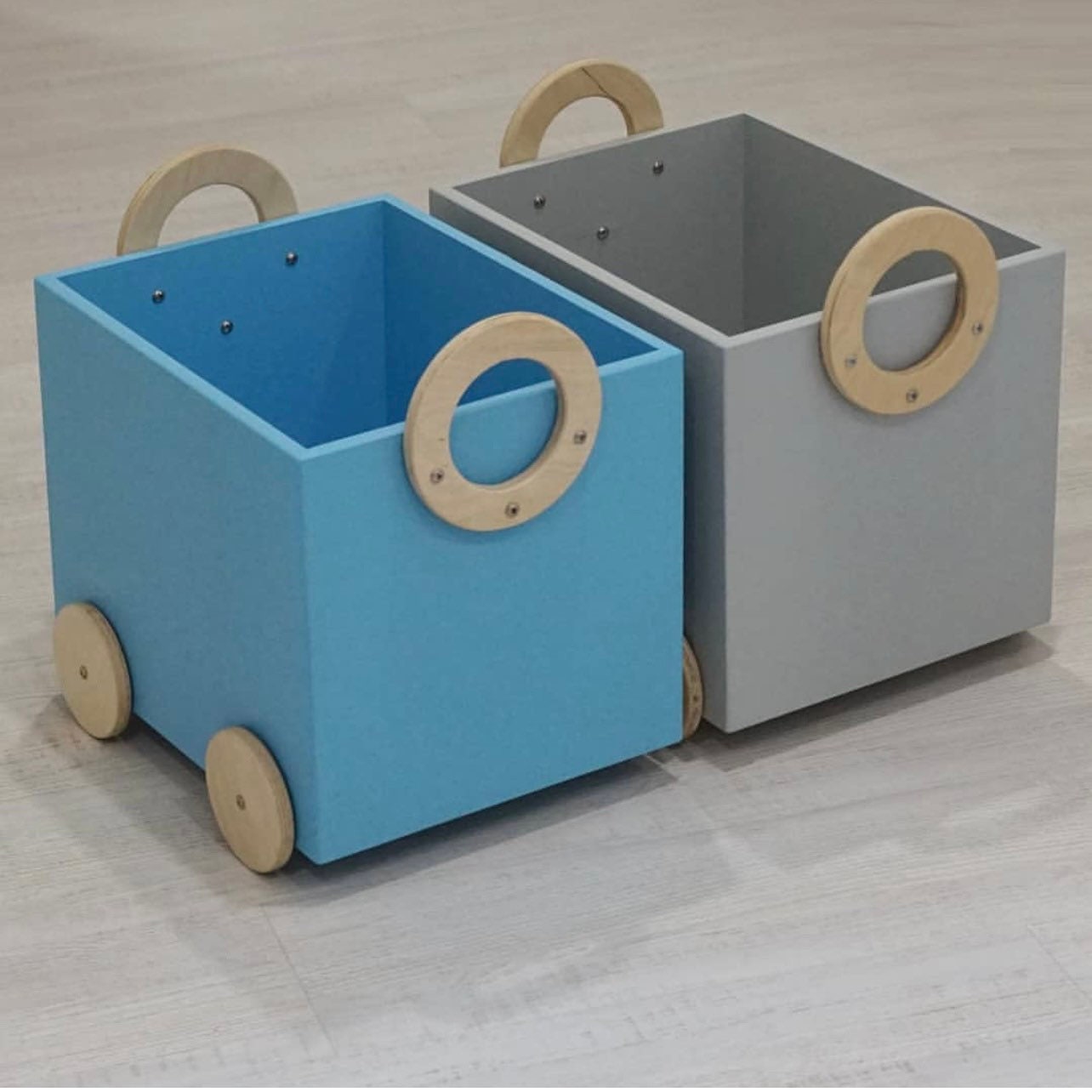 Spielzeugkiste auf Rädern mit Seil Spielzeugkiste Holz | Etsy