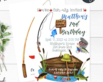 Könnte beinhalten: Eine Einladung zum Geburtstag mit Angelmotiv und Aquarellillustrationen. Der Einladungstext lautet: "You're fish-ally invited to Matthew's 2nd Birthday." Das Design umfasst eine Angelrute, ein Boot, Fische und "Gone Fishing!"