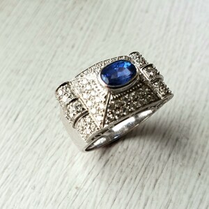 Exquisite 18K Art Deco Diamond and Sapphire ring