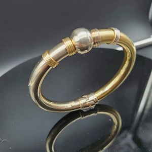 Beautiful Vintage Yellow and White 14K gold Italian made bangle