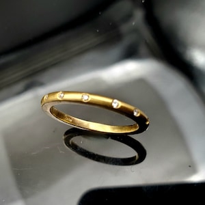 Vintage 14K Gold Diamond band ring