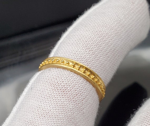 18K Gold Etruscan style beaded band ring  (Size 5… - image 4