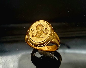 Classic 14K Gold Lion Crest Ring