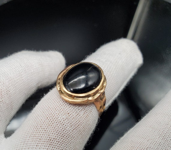 Antique 10K Gold Onyx ring - image 2