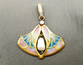 Vintage 18K Gold Plique a Jour enamel Fan Pendant with diamond
