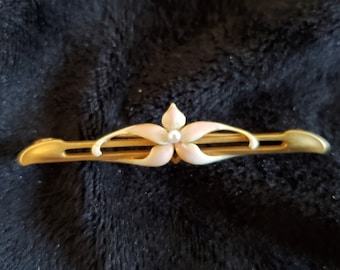 Classic 14K Art Nouveau Enameled Flower pin