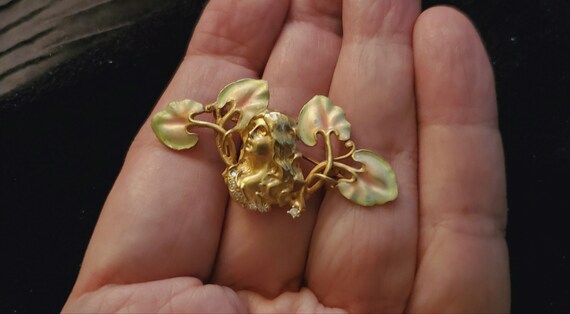 Vintage 18K Gold Art Nouveau Style Enamel Brooch - image 3