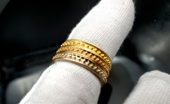 18K Gold Etruscan style beaded band ring  (Size 5… - image 5