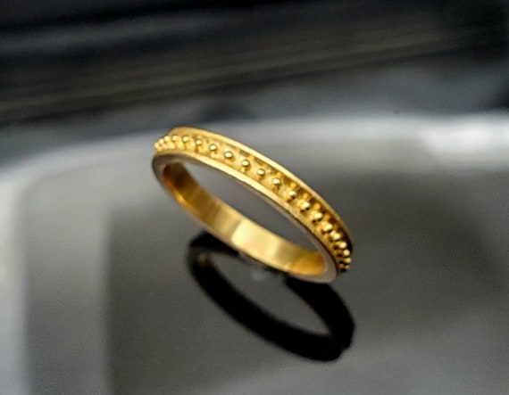 18K Gold Etruscan style beaded band ring  (Size 5… - image 1