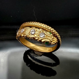 Beautifully Detailed 14K Gold and Diamond Snake ring