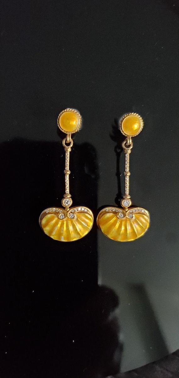 Exquisite 18K Gold Vintage Enamel Earrings