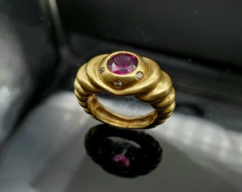 Vintage 18K Gold Designer Rhodolite and Diamond ring