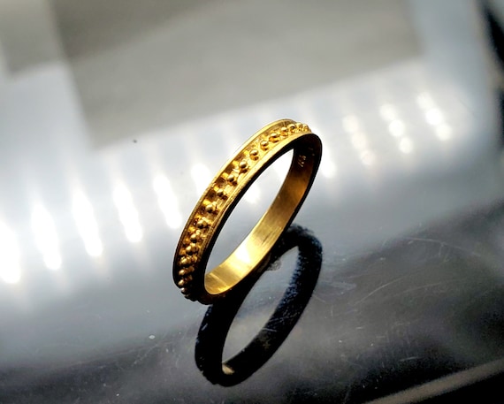 18K Gold Etruscan style beaded band ring  (Size 5… - image 2