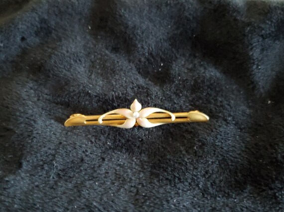 Classic 14K Art Nouveau Enameled Flower pin View 3