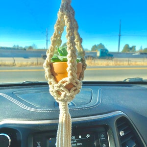 Macrame mini plant hanger image 4