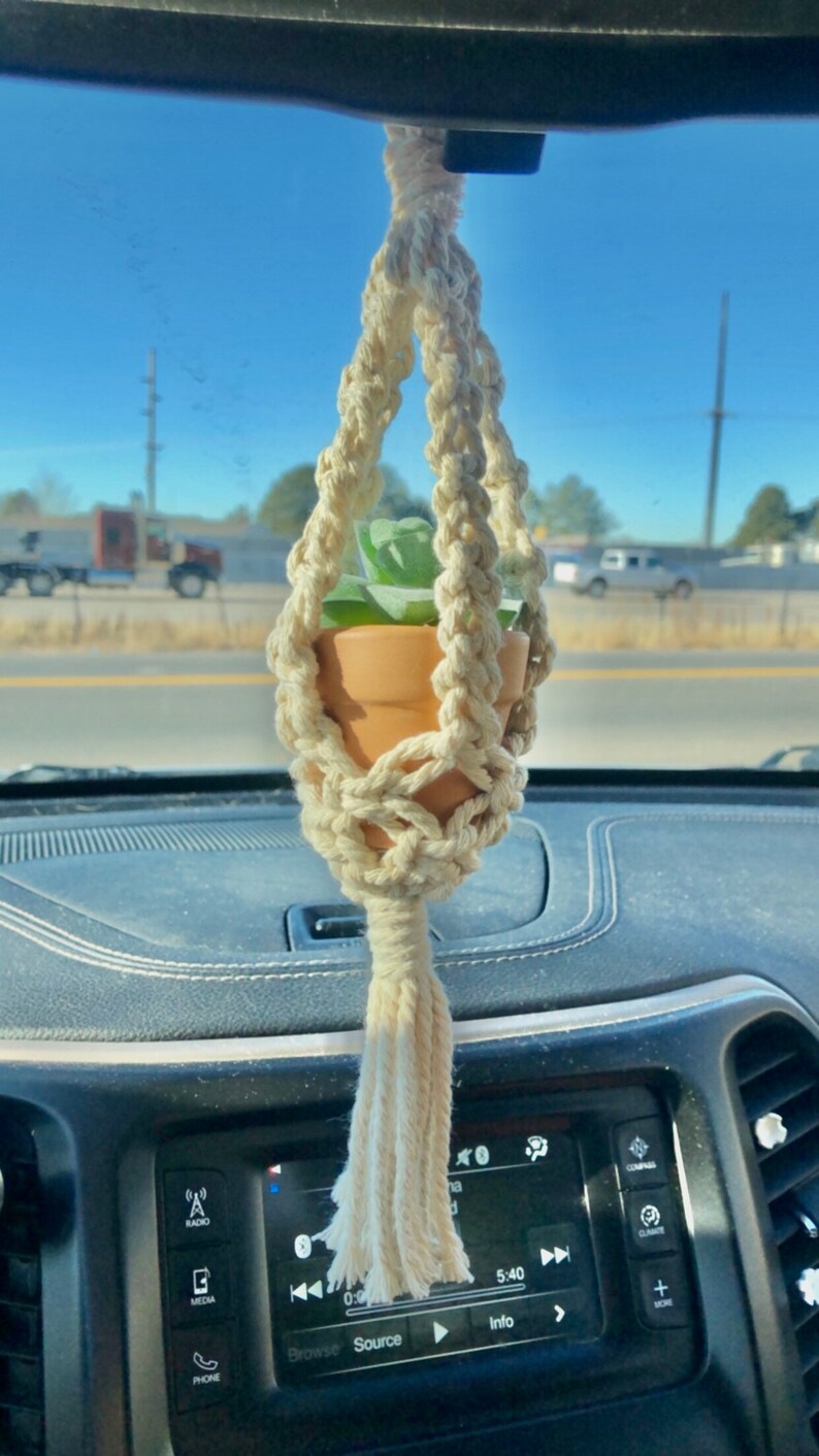 Macrame mini plant hanger image 1