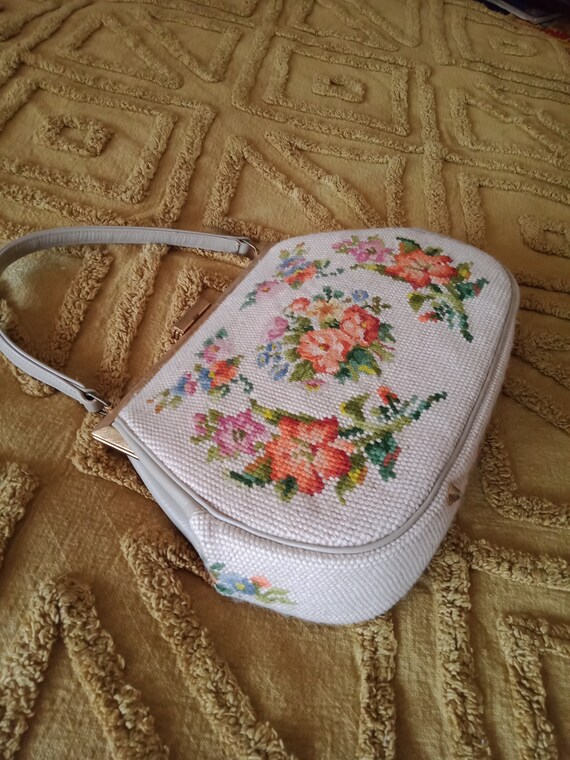 Vintage needlepoint bag / floral / tapestry