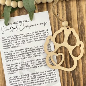 Soulful Begleiter Katze Geschichte Karte Ornament, Katzenpfotenabdruck, Geschenk für Katzenmama oder Katzenpapa, Katzenliebhaber, Haustierbesitzer, personalisierter Anhänger, hergestellt in den USA