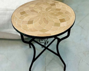 AANGEPASTE TEGELTAFEL, Marokkaanse Zellige-tafel, handgemaakte donkerbeige tafel, ronde tafel, terrastafel, mozaïek op maat gemaakt ontwerp, meubelen