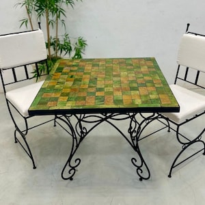Tavolo MOSAICO PERSONALIZZATO, Design Artigianale Unico TAMEGROUT Tavolo Zellige marocchino fatto a mano, Tavolo a olio rettangolare a scacchi, Tavolo giallo e verde