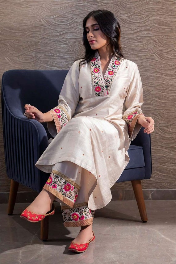 Botanical Elegance V-neck Kurta Pant Set – jaipurvastrakala