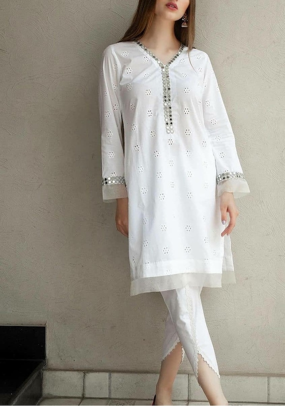 GEORGETTE MIRROR WORK CHIKANKARI KURTI WITH INNER- WHITE COLOUR – chikankaar