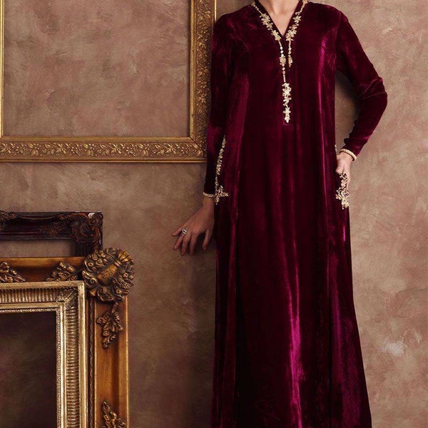 Winter velvet salwar suit,Pakistani velvet suit,embroidered velvet kurti pant set, elegant winter wedding wear, indian wedding dress