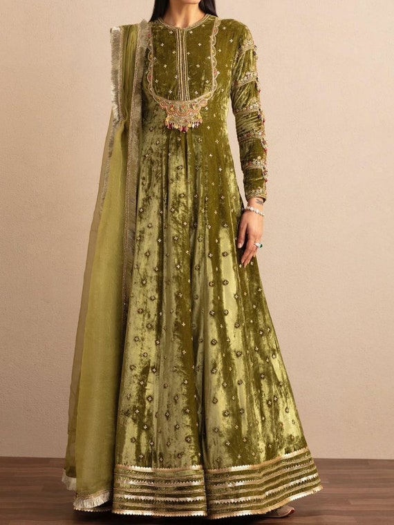 Velvet Anarkali for Women,indian Designer Anarkali Gown, Floor Length  Velvet Dress for Plus Size, Green Velvet Mehendi Outfit -  Canada