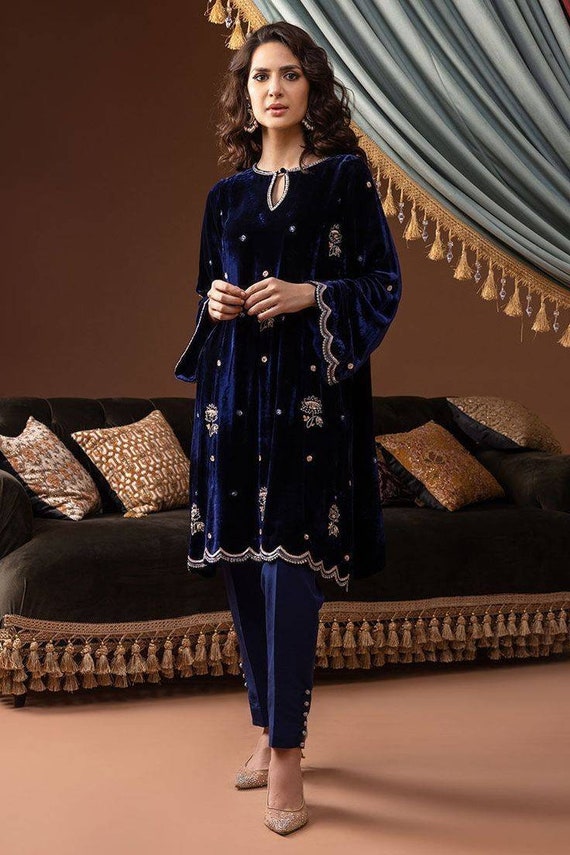 Buy online Kaantha Work Semi-stitched Straight Pant Suit Set from Suits &  Dress material for Women by Fashion Basket for ₹1229 at 75% off | 2024  Limeroad.com