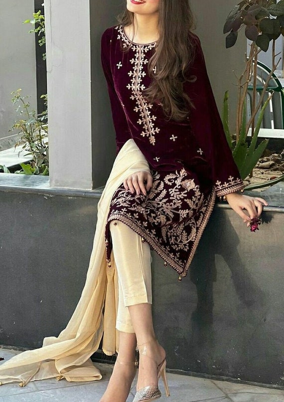 Velvet Embroidered Kurta With Straight Pant, Winter Wedding Wear Suit,  Pakistani Velvet Dress, Plus Size Indian Wear 