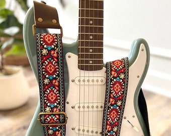 Retro-stijl rode gitaarband met bloemen, gemaakt van echt leer, verstelbare riem voor akoestische, elektrische of basgitaar, cadeau voor muzikant