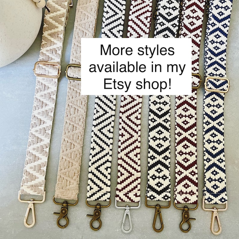 Op de afbeelding: Acht verschillende geweven banden met patronen en gouden en zilveren gespen. Meer stijlen beschikbaar in mijn Etsy-winkel!
