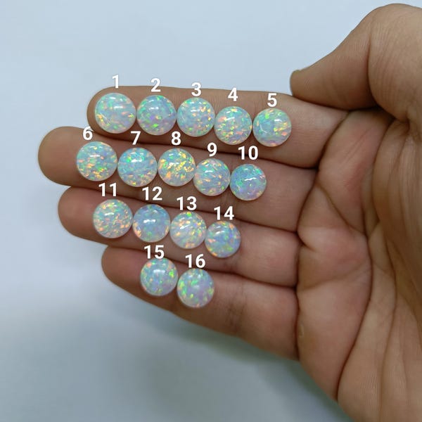 Cabochão redondo de opala sintética branca brilhante de 10 mm